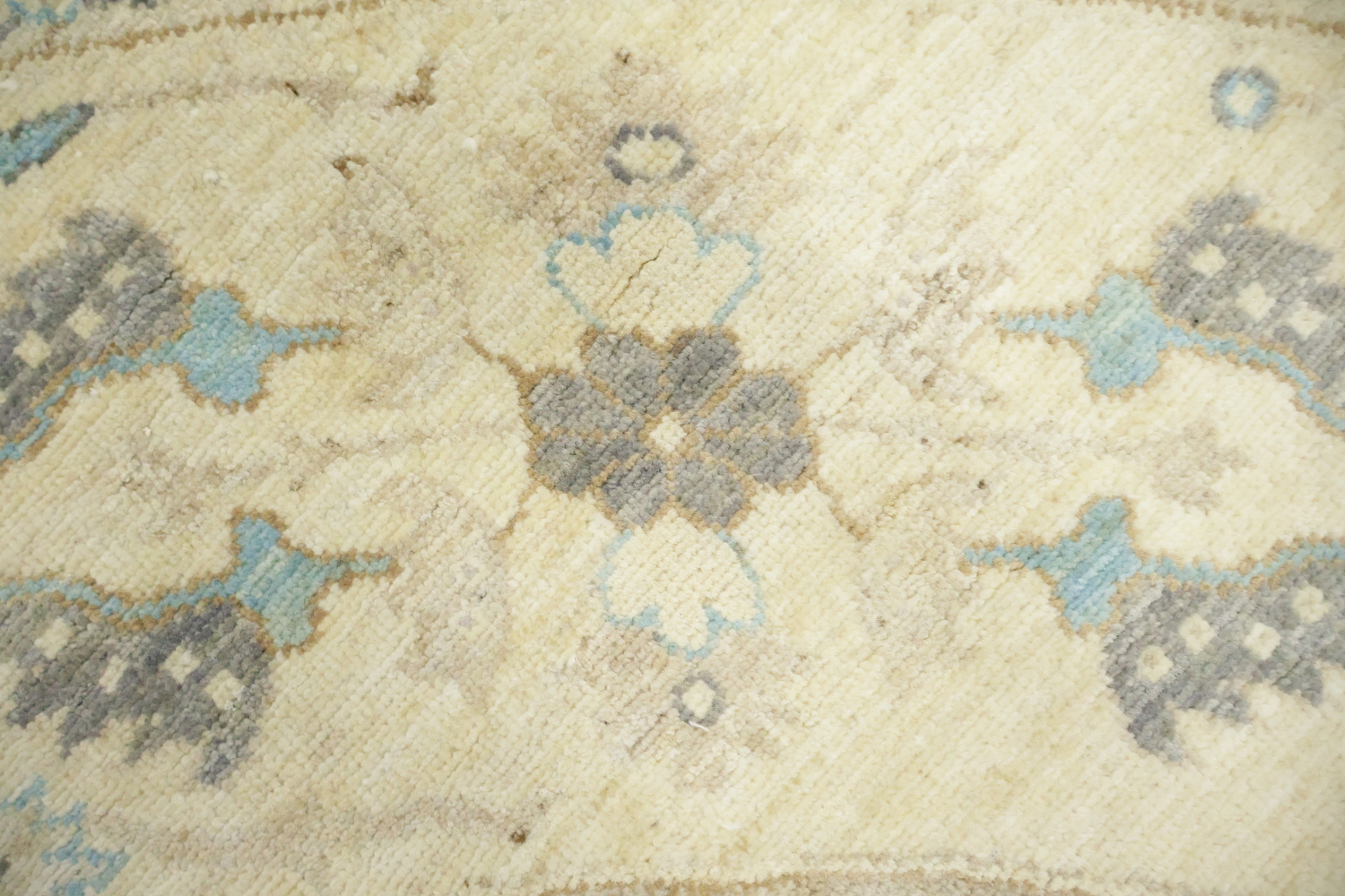 Sophisticated Grays and Creams Oushak Turkish Round Rug 8'x8'