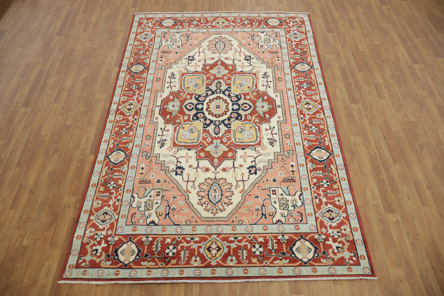 Luxurious Persian-Inspired Heriz Rug in Rich Earth Tones 6'x9'