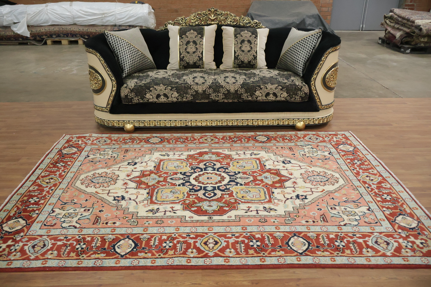 Luxurious Persian-Inspired Heriz Rug in Rich Earth Tones 6'x9'