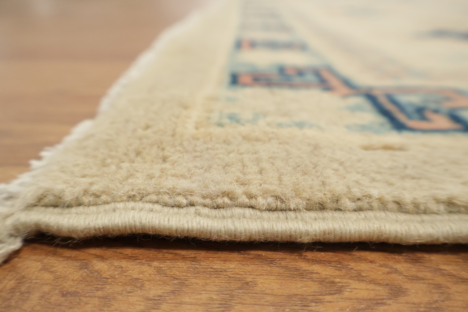 Classic Pattern Cream and Blue Rug for Elegant Living Spaces 8x11