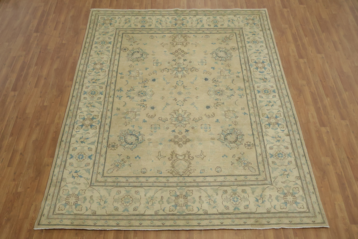 Elegant Kazak Persian-Style Hand-Knotted Rug in Soft Earthy Tones 8x10