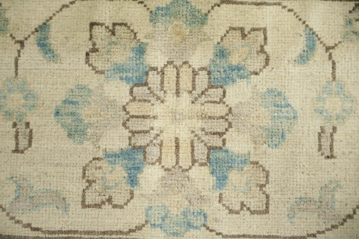 Elegant Kazak Persian-Style Hand-Knotted Rug in Soft Earthy Tones 8x10