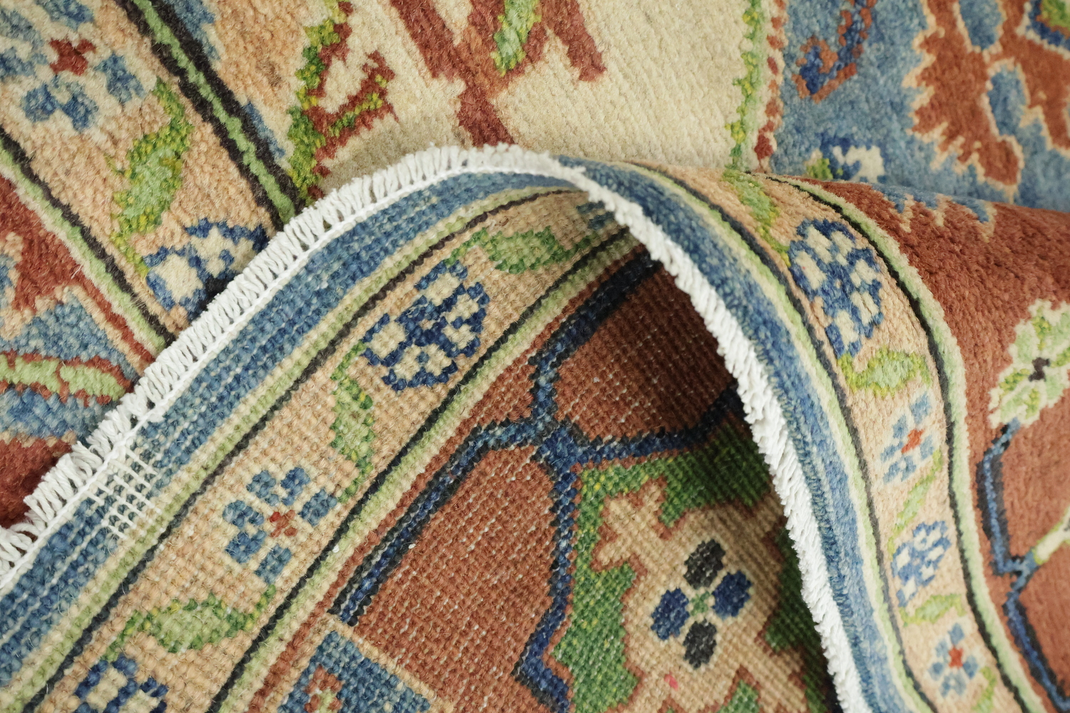Light Blue and Green Persian Design Heriz Rug Featuring Traditional Patterns 8'x11'