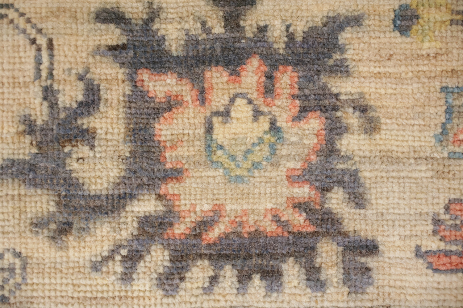 Antique-Style Wool Oriental Oushak Rug with Exquisite Floral Design and Soft Hues 8x10