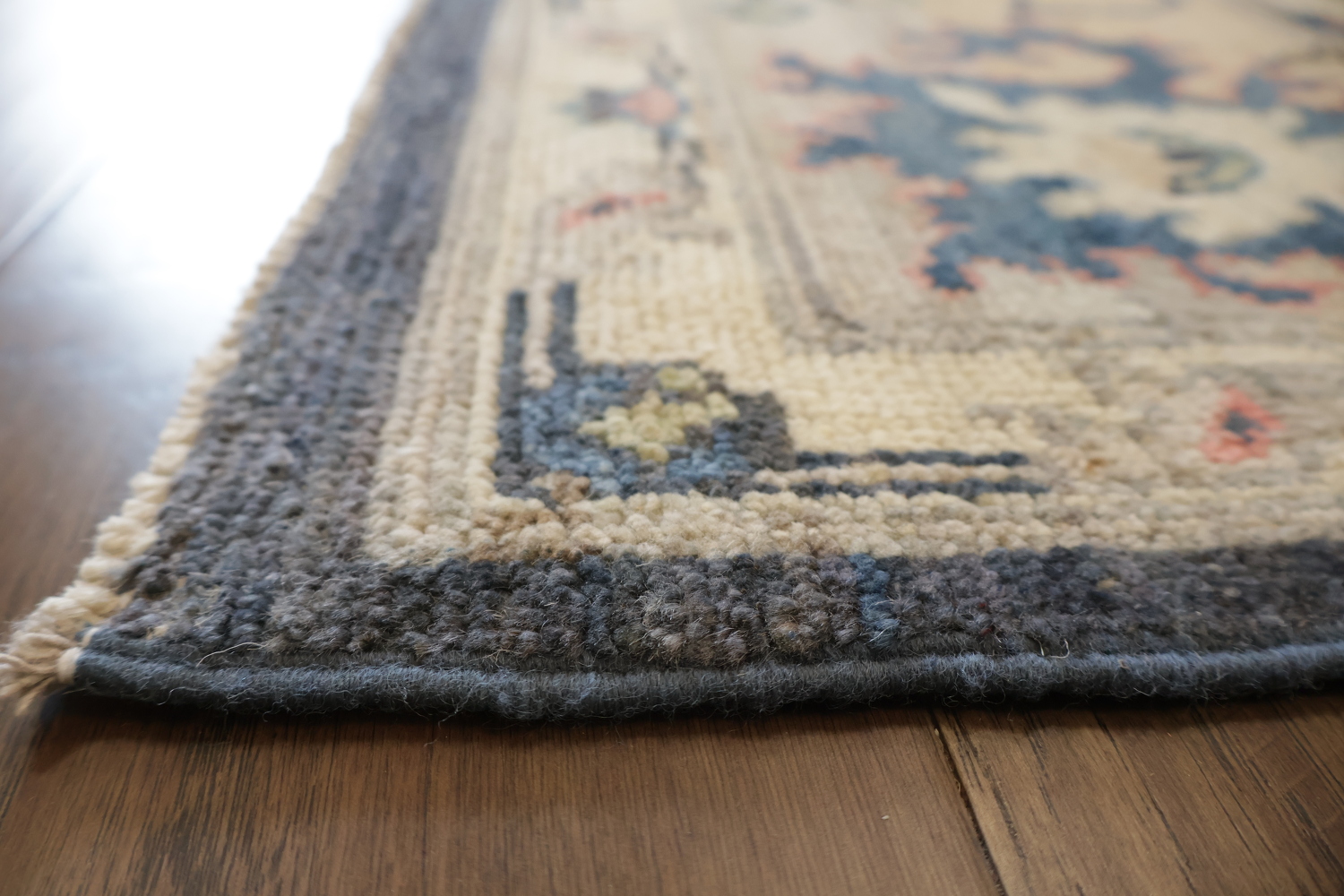 Antique-Style Wool Oriental Oushak Rug with Exquisite Floral Design and Soft Hues 8x10