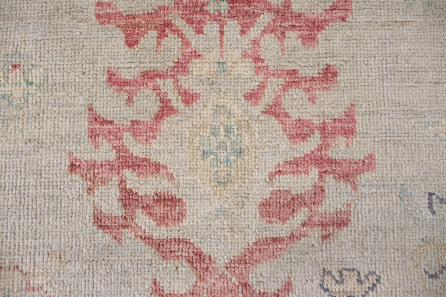 Vintage-Inspired Beige Oriental Oushak Wool Rug with Elegant Pattern Accents 9x12