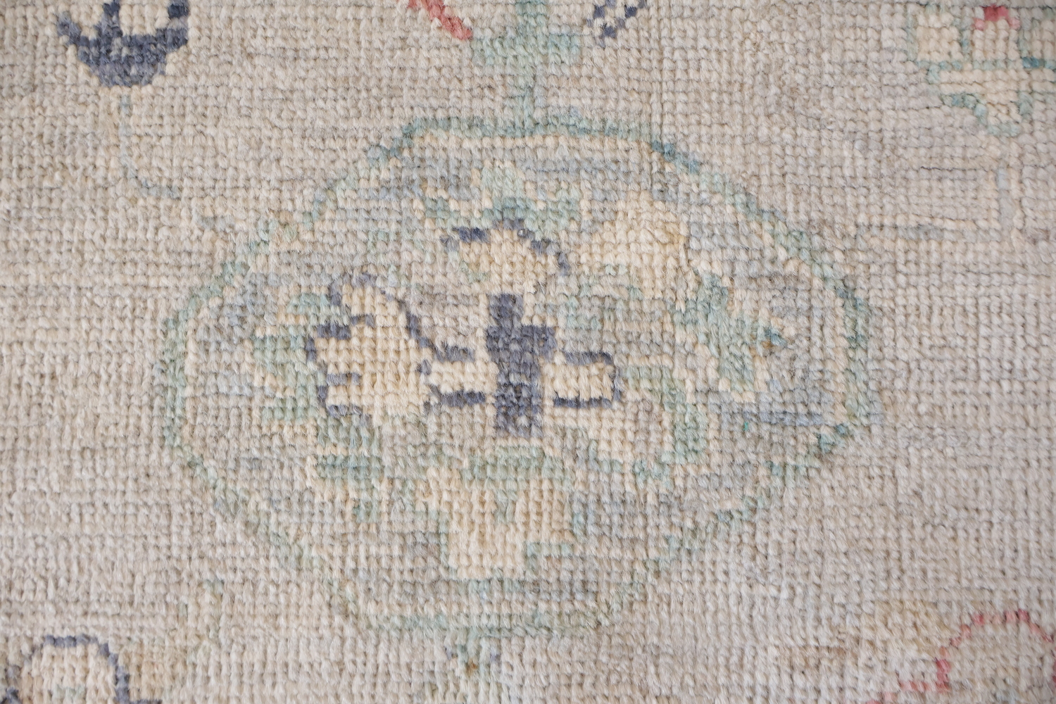 Vintage-Inspired Beige Oriental Oushak Wool Rug with Elegant Pattern Accents 9x12
