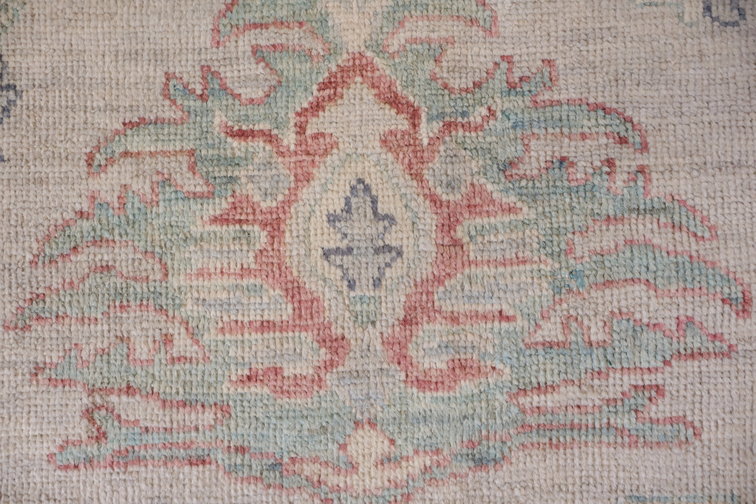 Vintage-Inspired Beige Oriental Oushak Wool Rug with Elegant Pattern Accents 9x12