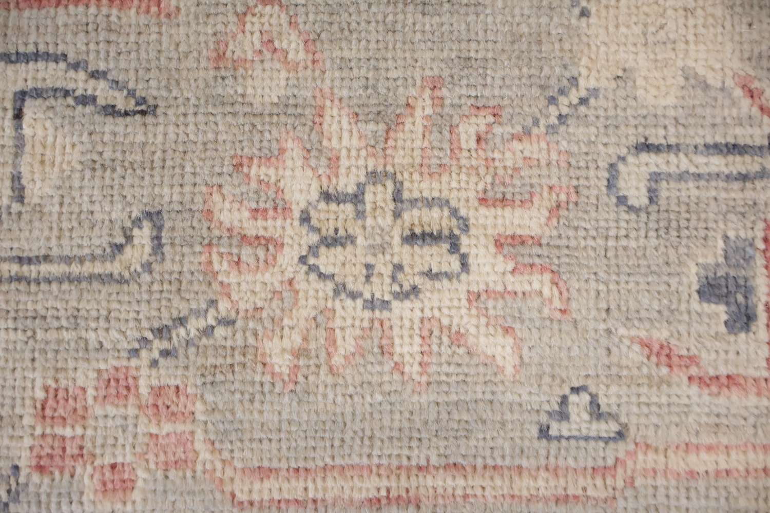 Vintage-Inspired Beige Oriental Oushak Wool Rug with Elegant Pattern Accents 9x12