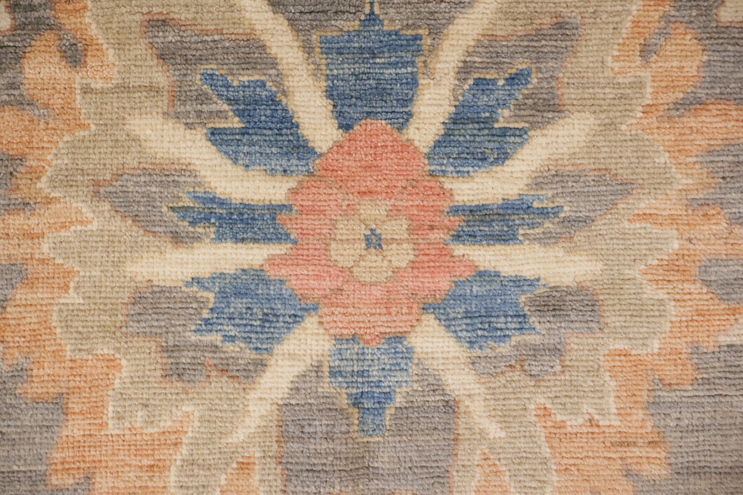 Classic Earth-Toned Oriental Wool Oushak Rug Featuring Intricate Floral Medallions 10x14