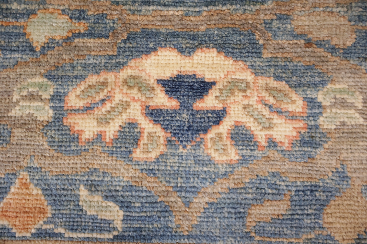 Classic Earth-Toned Oriental Wool Oushak Rug Featuring Intricate Floral Medallions 10x14