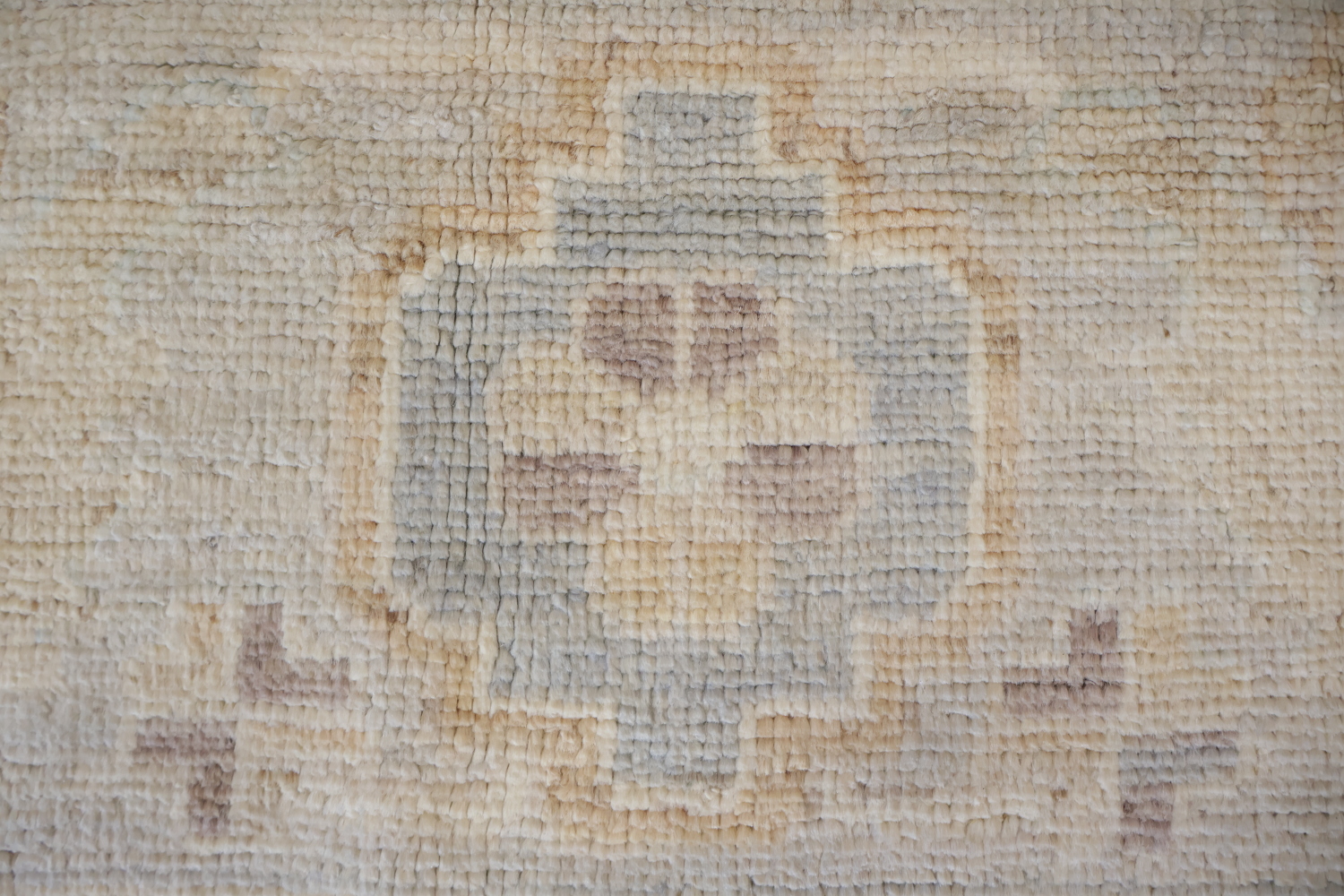 Vintage-style beige Wool Oriental Oushak rug with intricate geometric patterns 10x14
