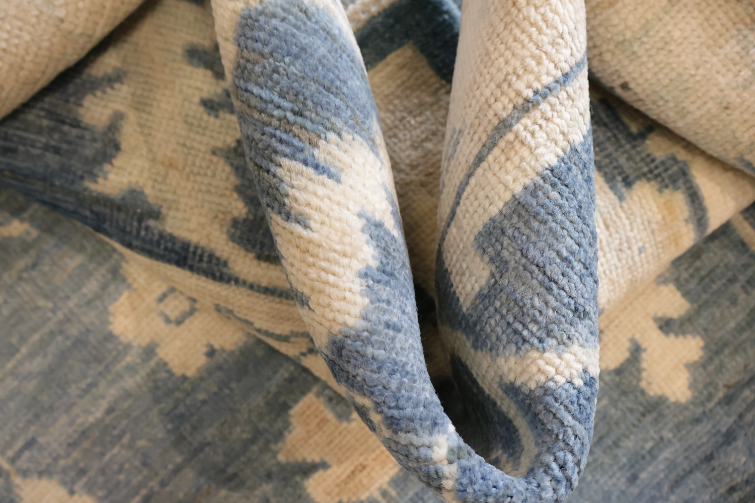 Classic Blue Floral Grey Oriental Oushak Rug with Ornate Border for Luxurious Interiors 9x12