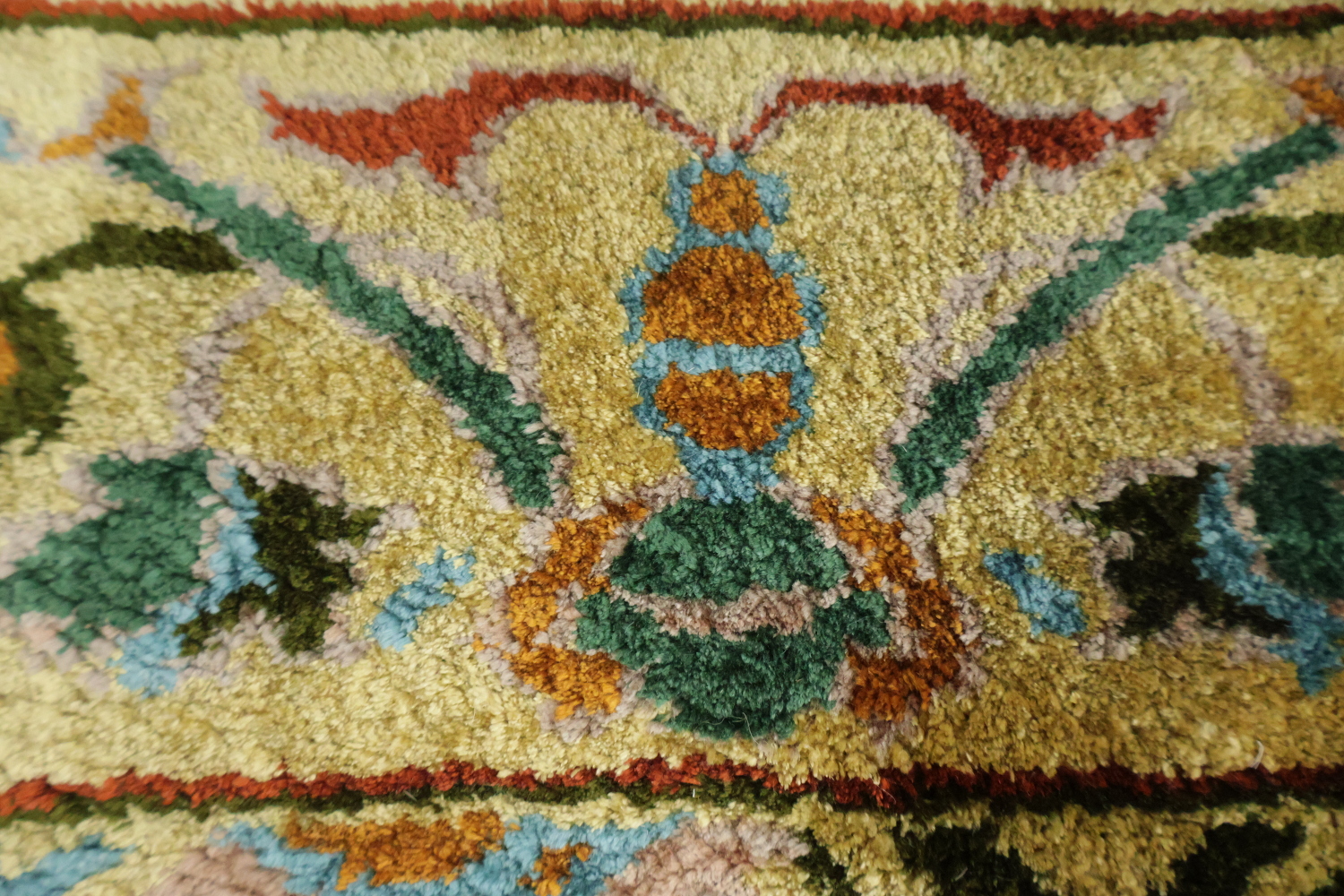 RARE! Intricate Vintage Design silk Rug for Elegant Living Spaces 4x6