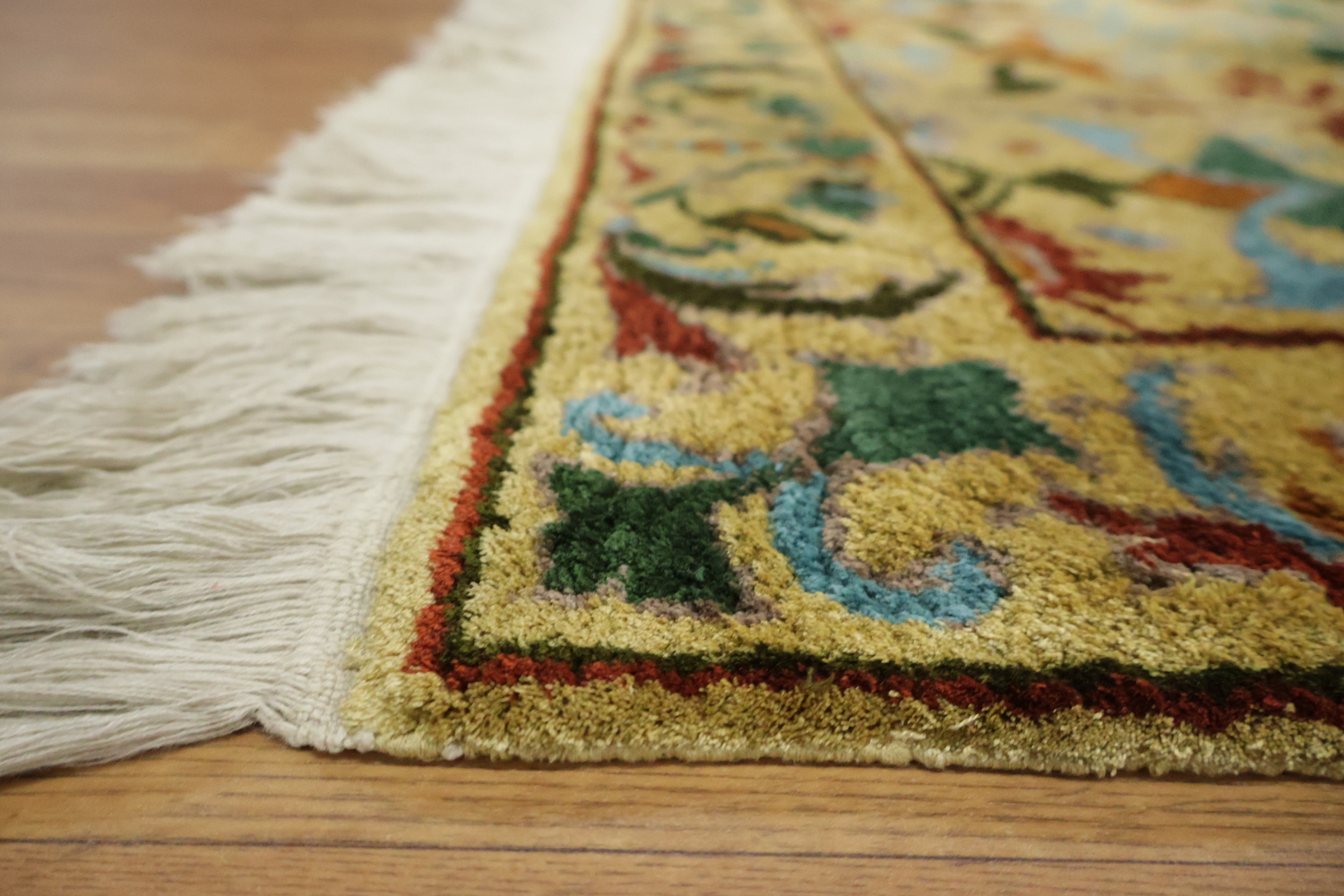 RARE! Intricate Vintage Design silk Rug for Elegant Living Spaces 4x6