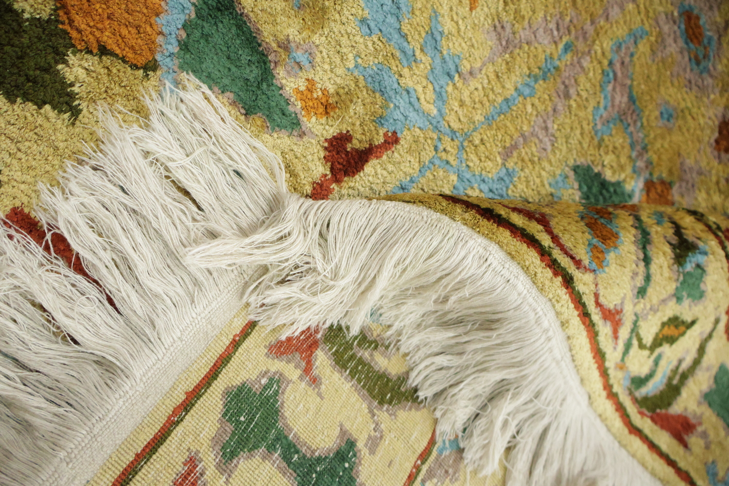 RARE! Intricate Vintage Design silk Rug for Elegant Living Spaces 4x6