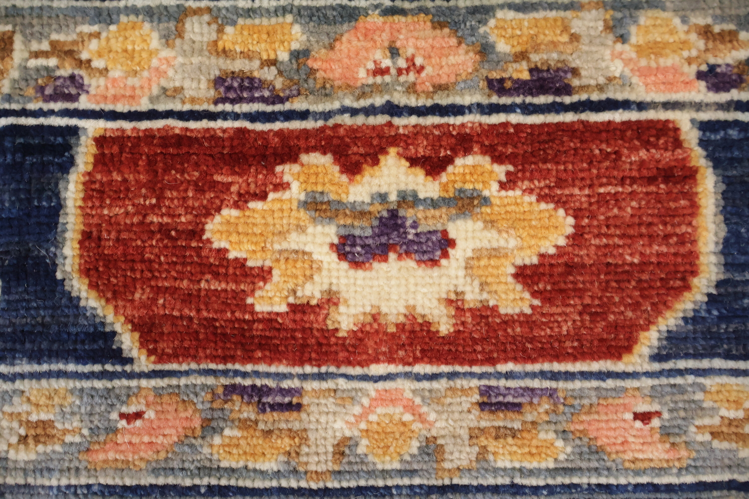 OUTSTANDING! Ivory Vegetable Dye Wool Rug for Elegant Living Room Decor 8x10