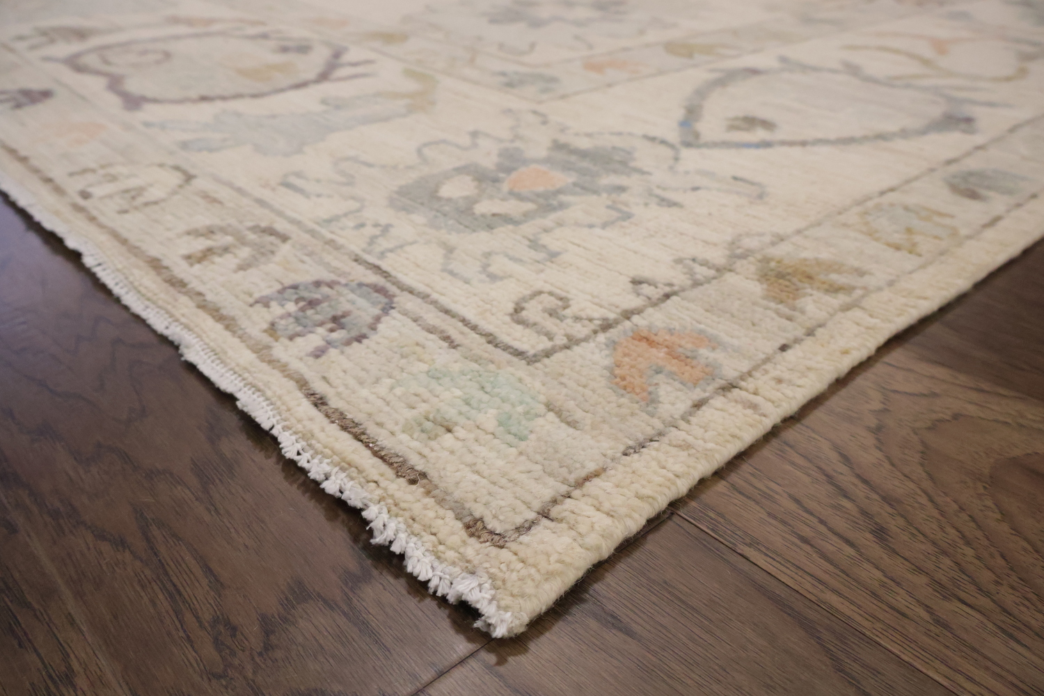 Stunning Ivory Wool Oushak Turkish Area Rug 9x12