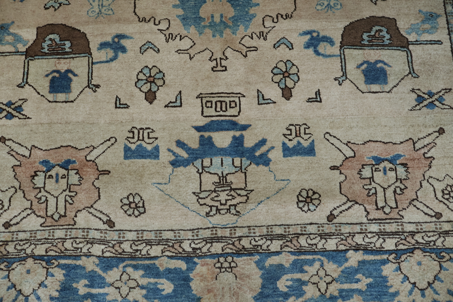 Refined Blue and Beige Heriz Serapi Persian Rug 6x10