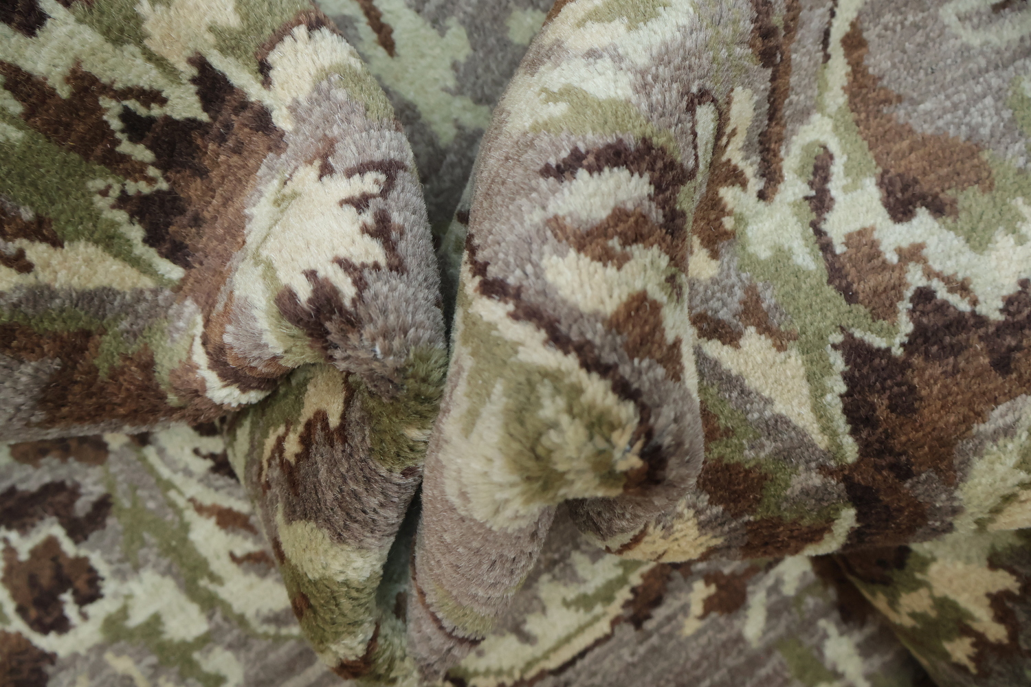 Classic Paisley Design Taupe Brown Rug Perfect for Traditional Living Rooms 9x12