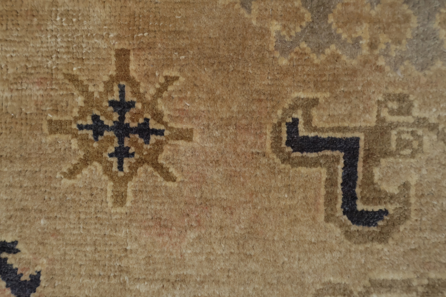 Antique Look Geometric Sultanabad Persian Area Rug 7x10