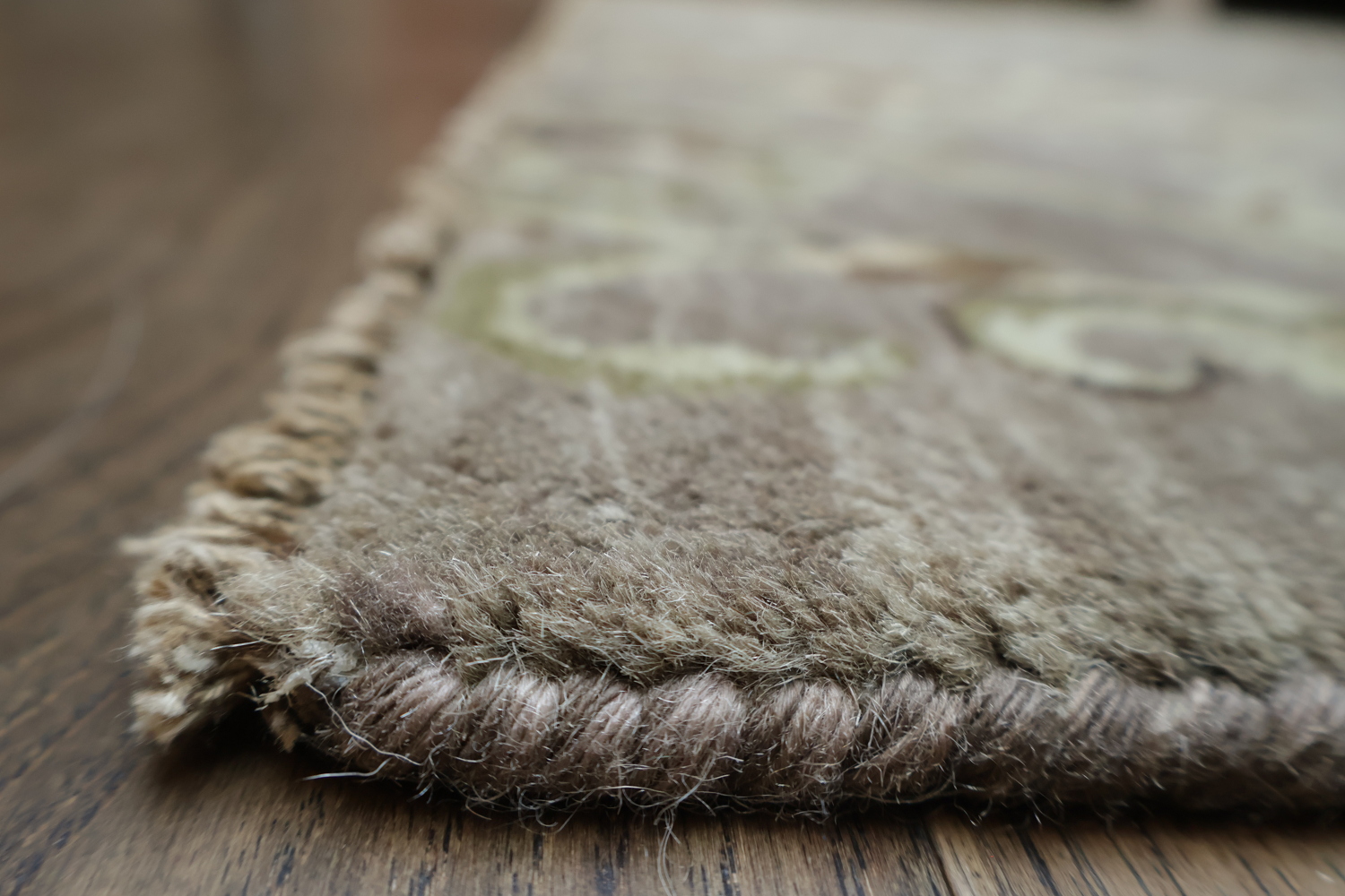 Luxurious Brown Rug with Detailed Paisley Patterns for Living Spaces 9x12