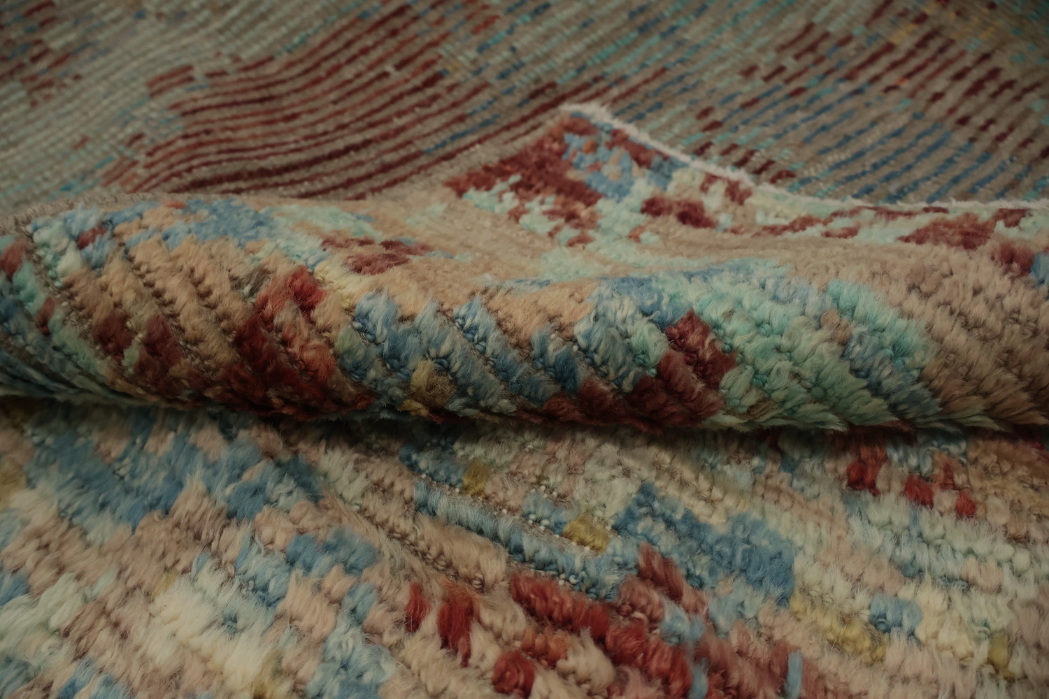 Abstract Earth-Toned Modern Area Rug 9x12 with Distressed Texture Style