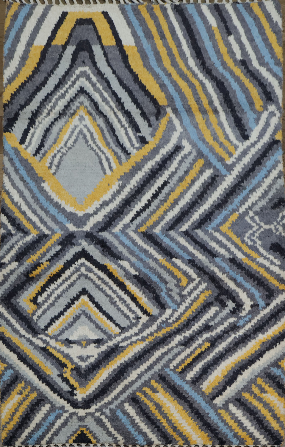 Vibrant Blue Rug Vibrant Waves: Contemporary Blue and Yellow Patterned Rug 4x6