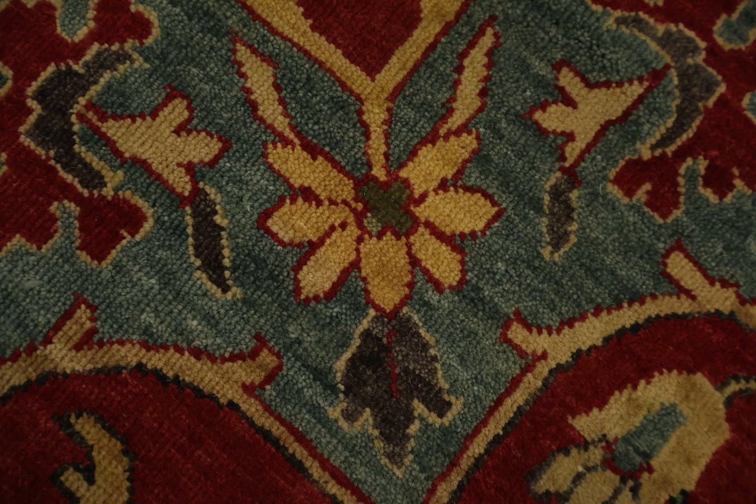 Classic Decorative Heriz Serapi Area Rug 8x10 with Timeless Design