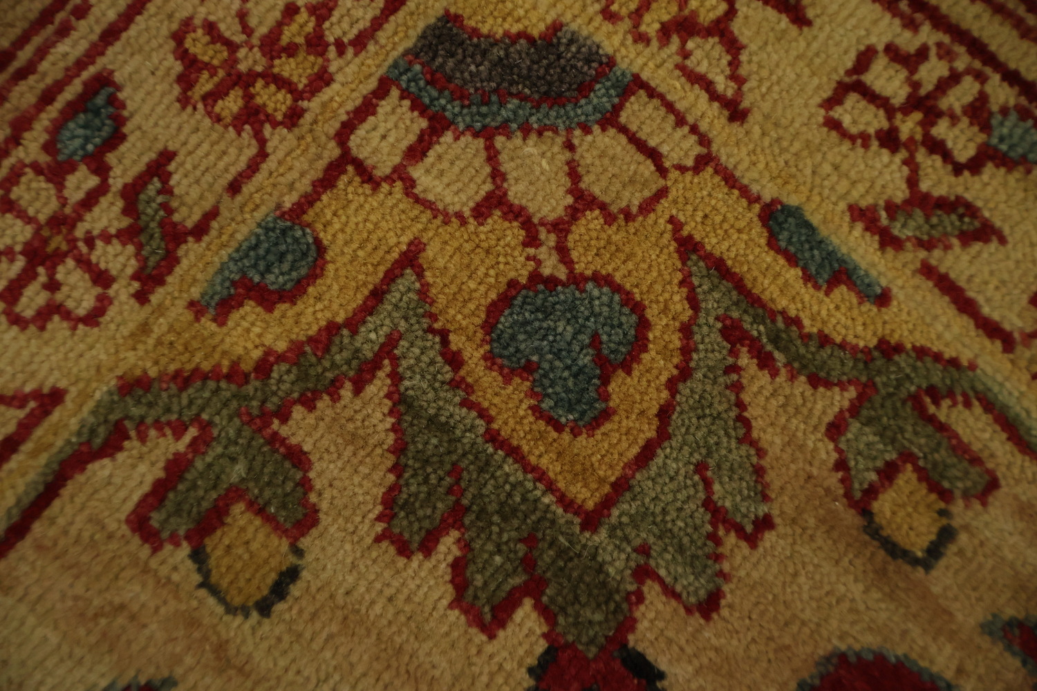 Classic Decorative Heriz Serapi Area Rug 8x10 with Timeless Design