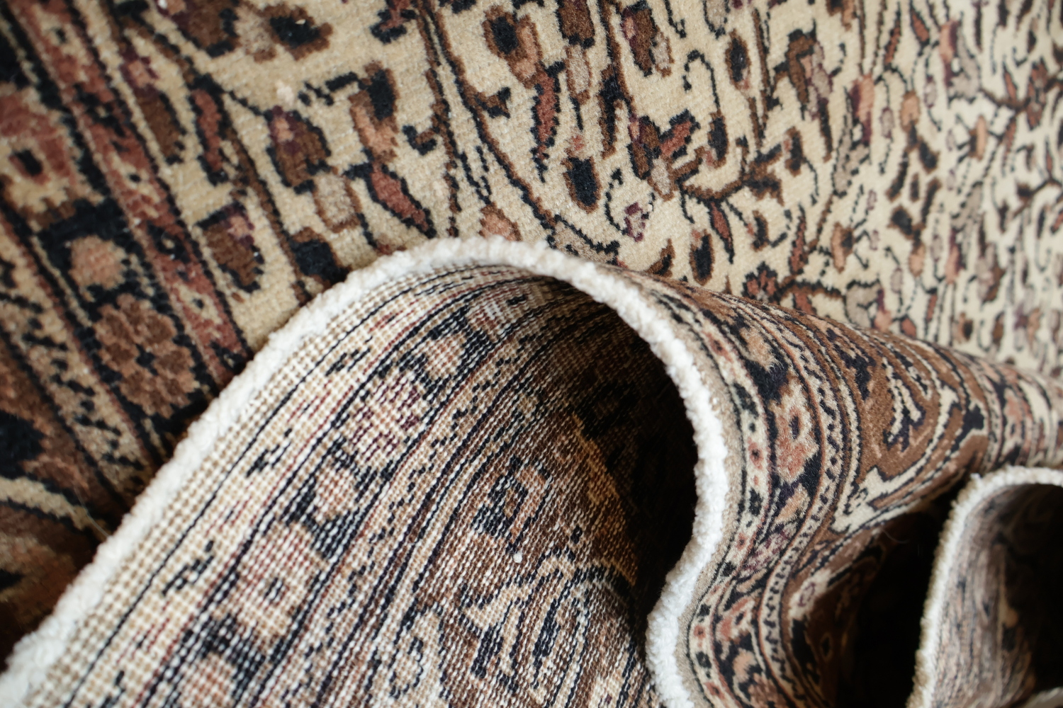 Vintage Floral Pattern Turkish Rug with Classic Brown Border Design 7x10
