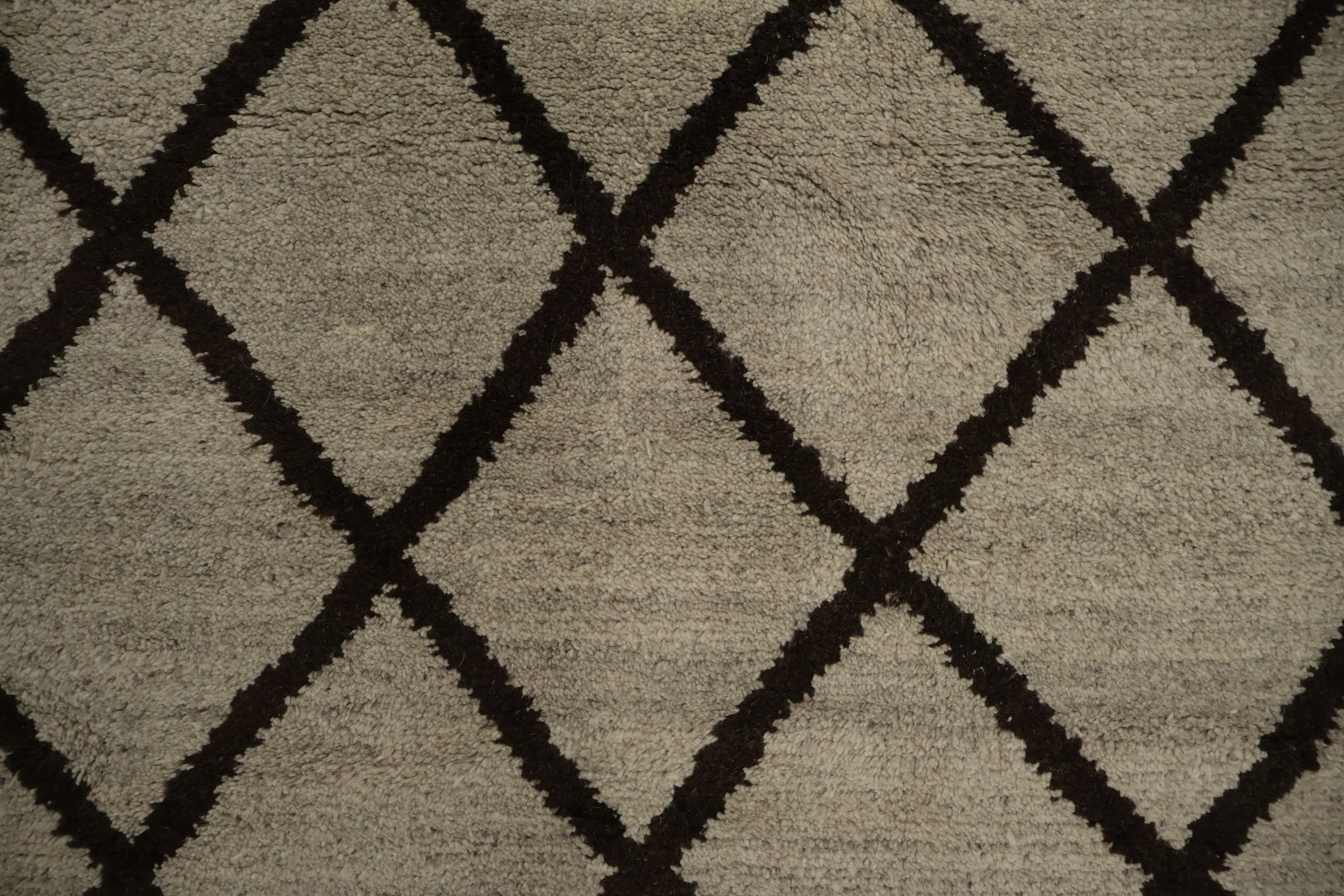 Diamond Grid Moroccan Area Rug 8x10 Perfect for Any Elegant Setting