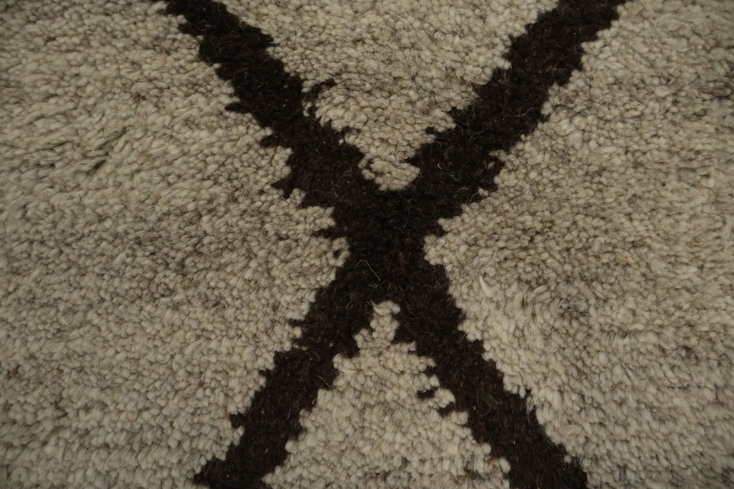 Diamond Grid Moroccan Area Rug 8x10 Perfect for Any Elegant Setting