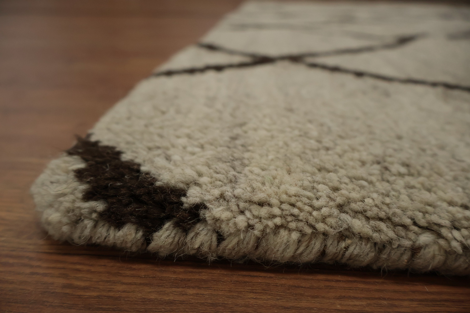 Diamond Grid Moroccan Area Rug 8x10 Perfect for Any Elegant Setting