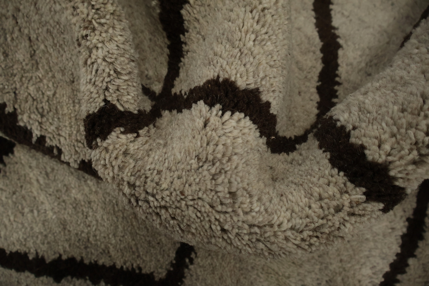 Diamond Grid Moroccan Area Rug 8x10 Perfect for Any Elegant Setting