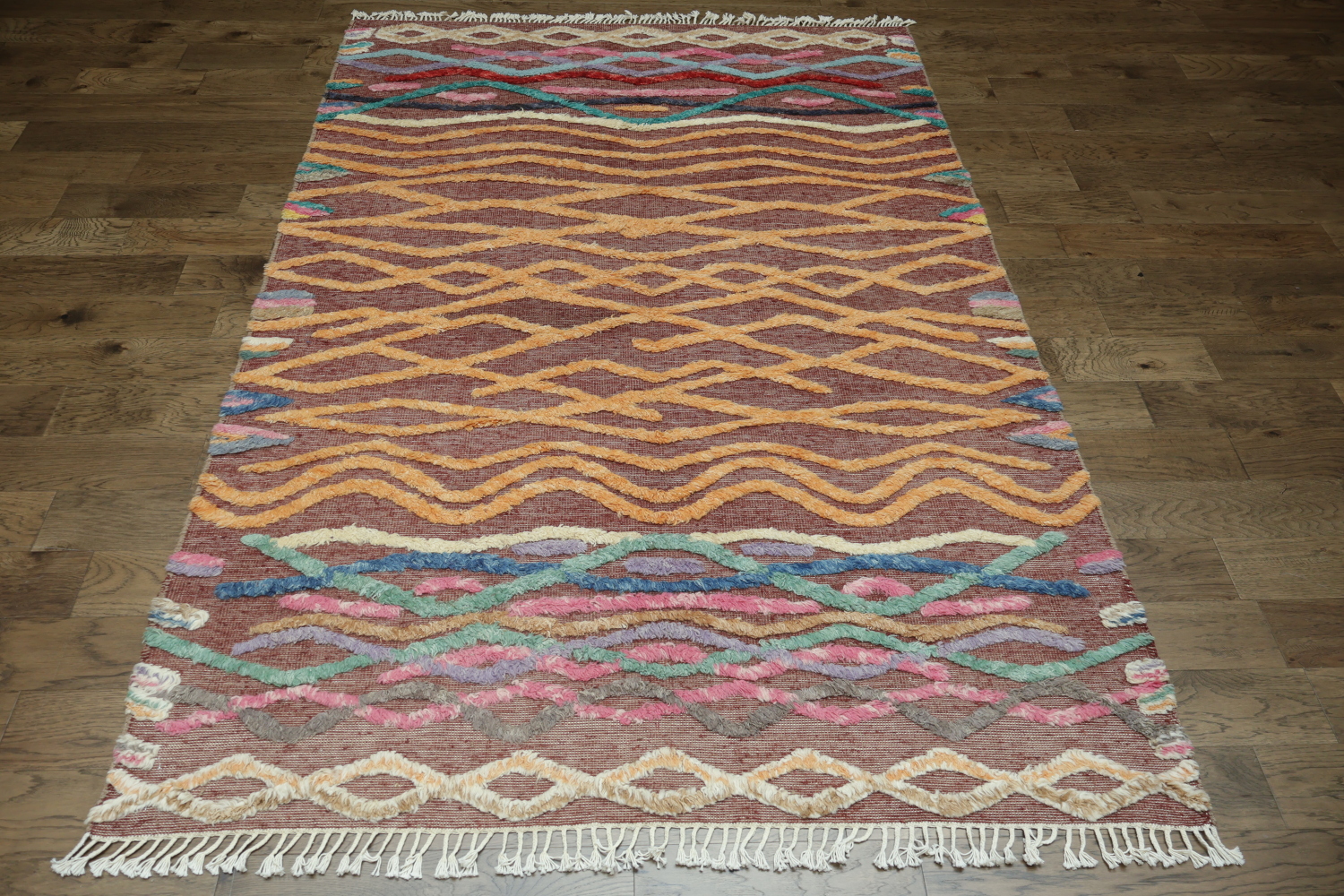 Vibrant Waves and Zigzag Motif on a Contemporary Rug 7x10