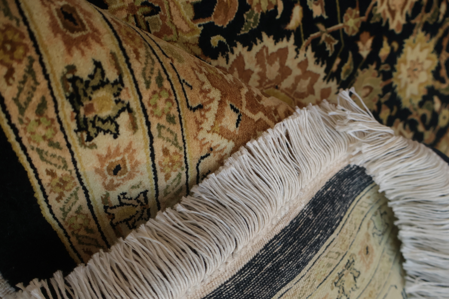 Traditional Black and Gold Masterpiece of Elegant Rug Craftsmanship 8x10