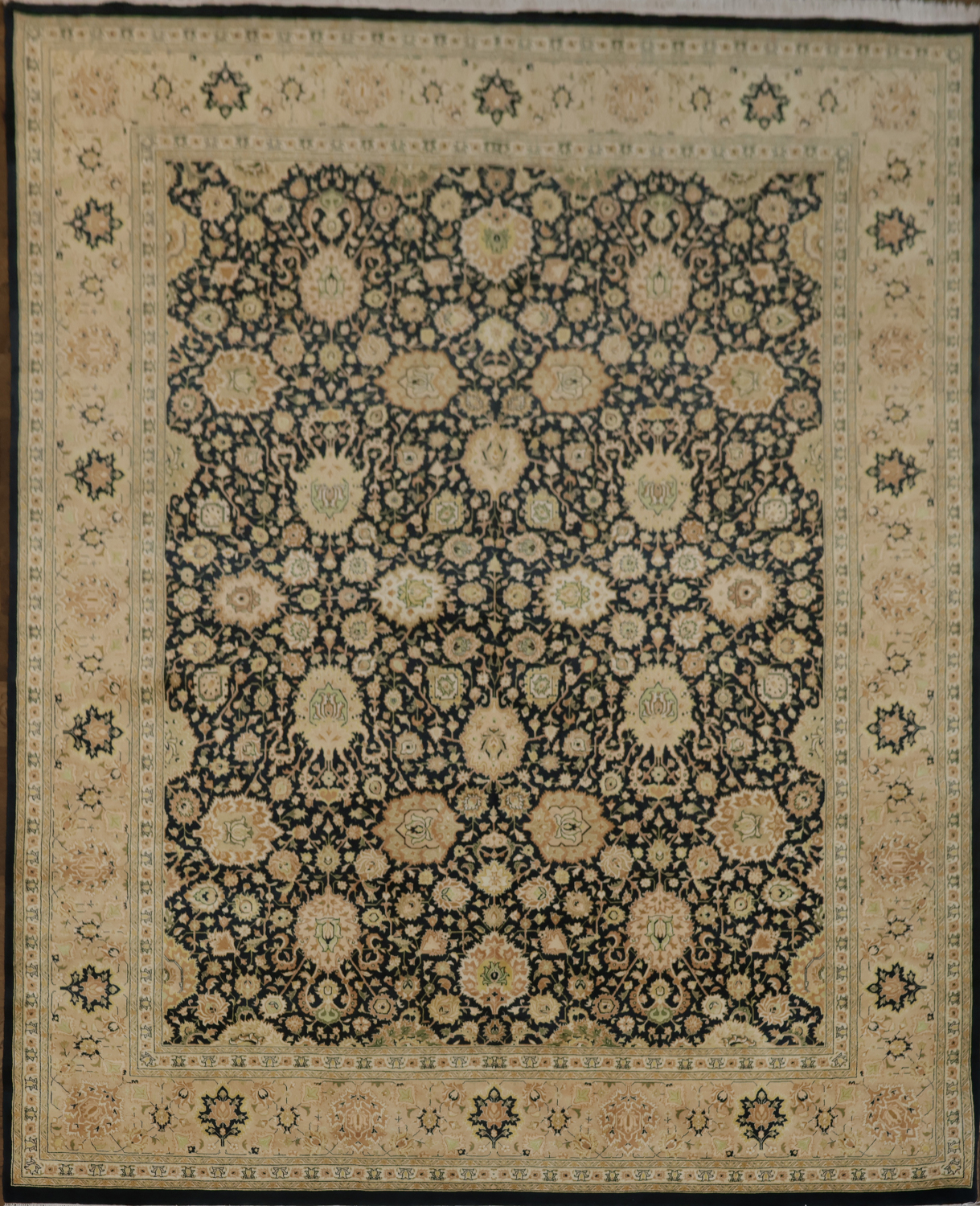 Traditional Black and Gold Masterpiece of Elegant Rug Craftsmanship 8x10