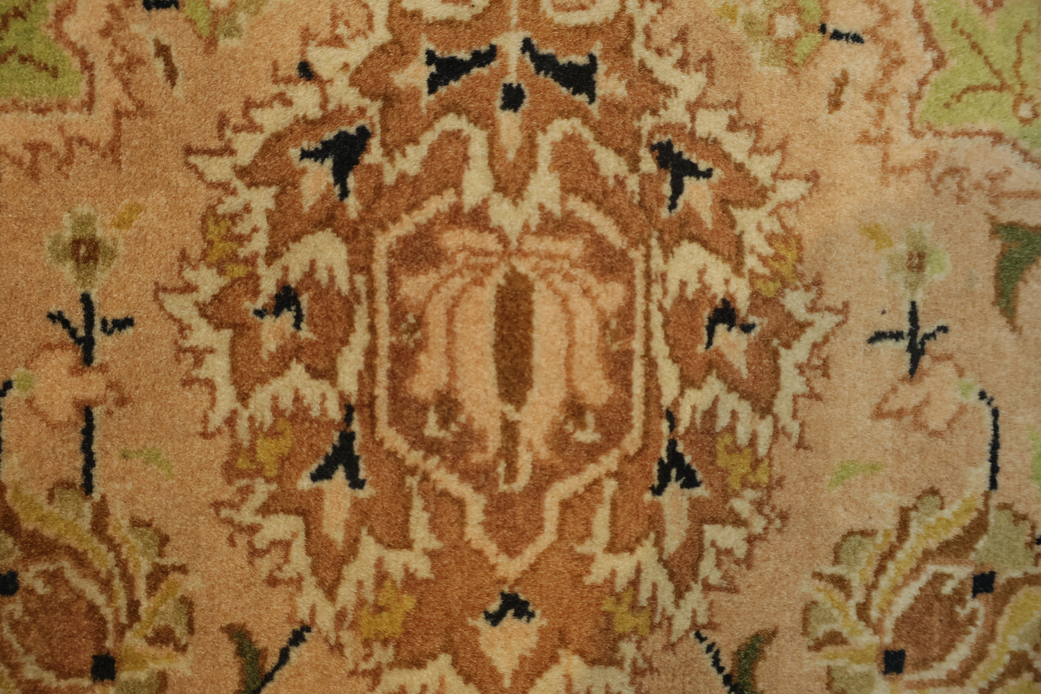 Traditional Black and Gold Masterpiece of Elegant Rug Craftsmanship 8x10