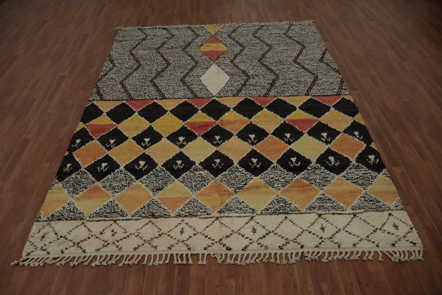 Luxurious Moroccan Area Rug 8x10 with Unique Geometric Patterns