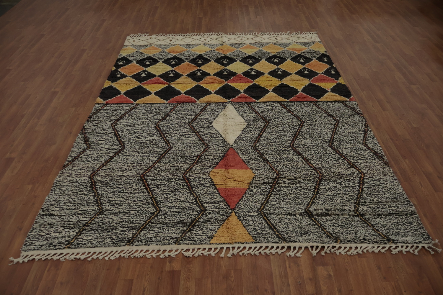 Luxurious Moroccan Area Rug 8x10 with Unique Geometric Patterns
