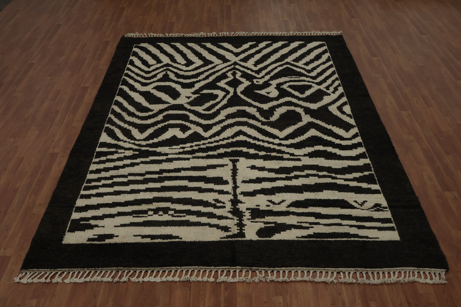 Black and White Moroccan Modern Area Rug 8x10