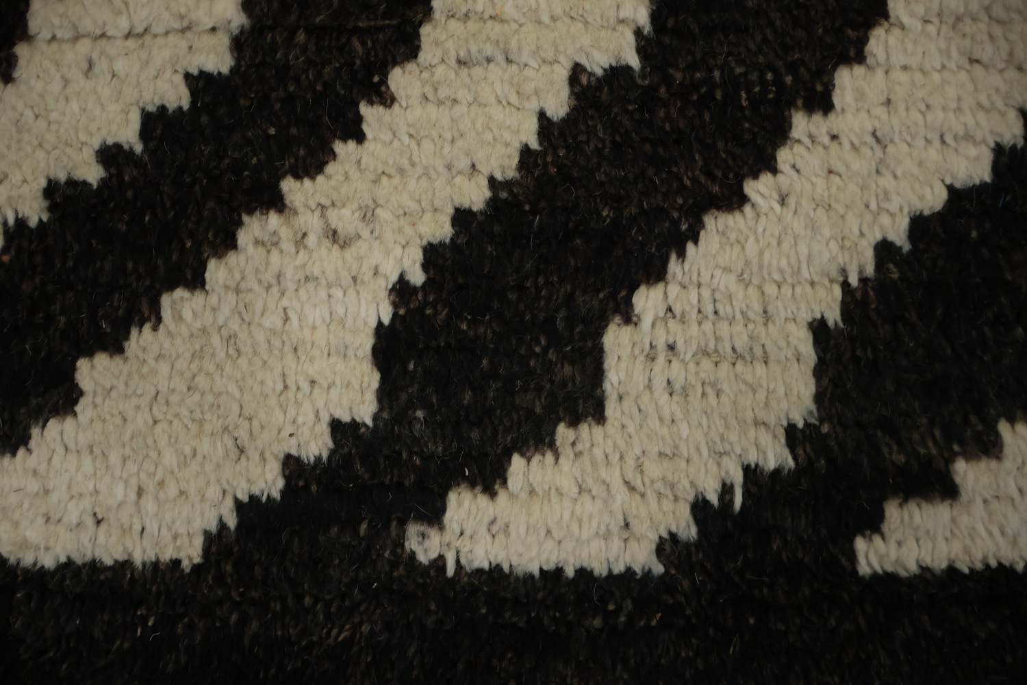 Black and White Moroccan Modern Area Rug 8x10