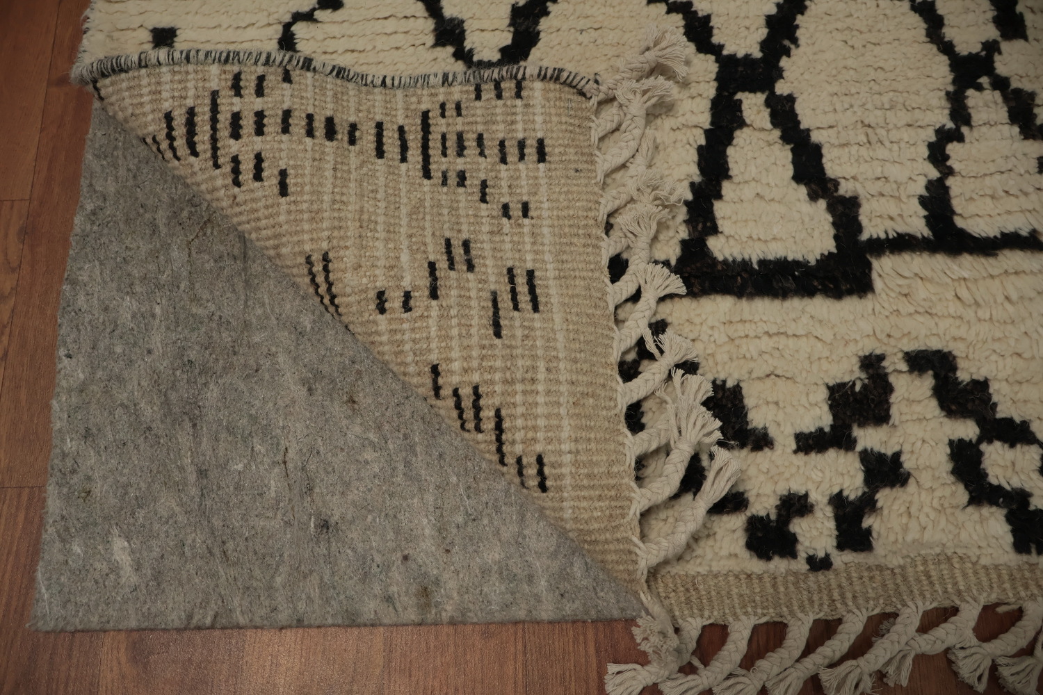 Elegant Moroccan Area Rug 6x12 Featuring Timeless Artistic Patterns