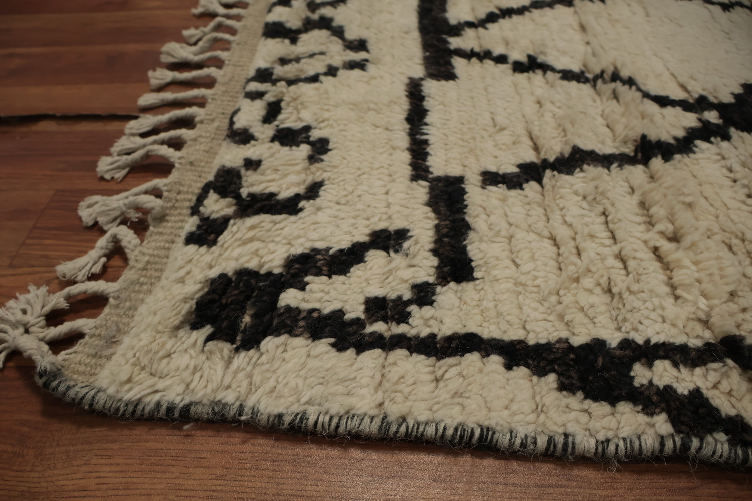 Elegant Moroccan Area Rug 6x12 Featuring Timeless Artistic Patterns