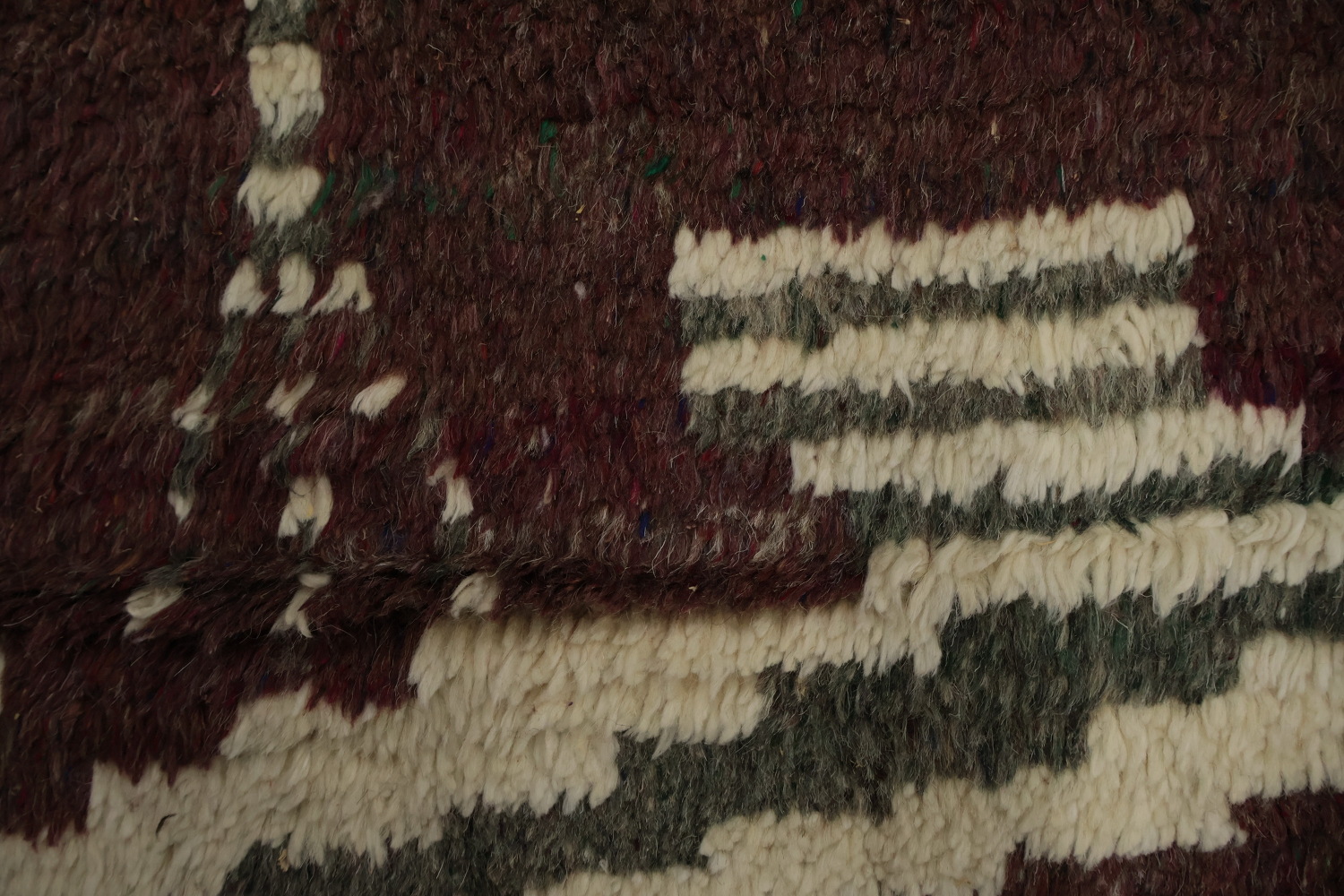 Artistic Design Moroccan Area Rug 8x10 with Bold Geometric Motifs
