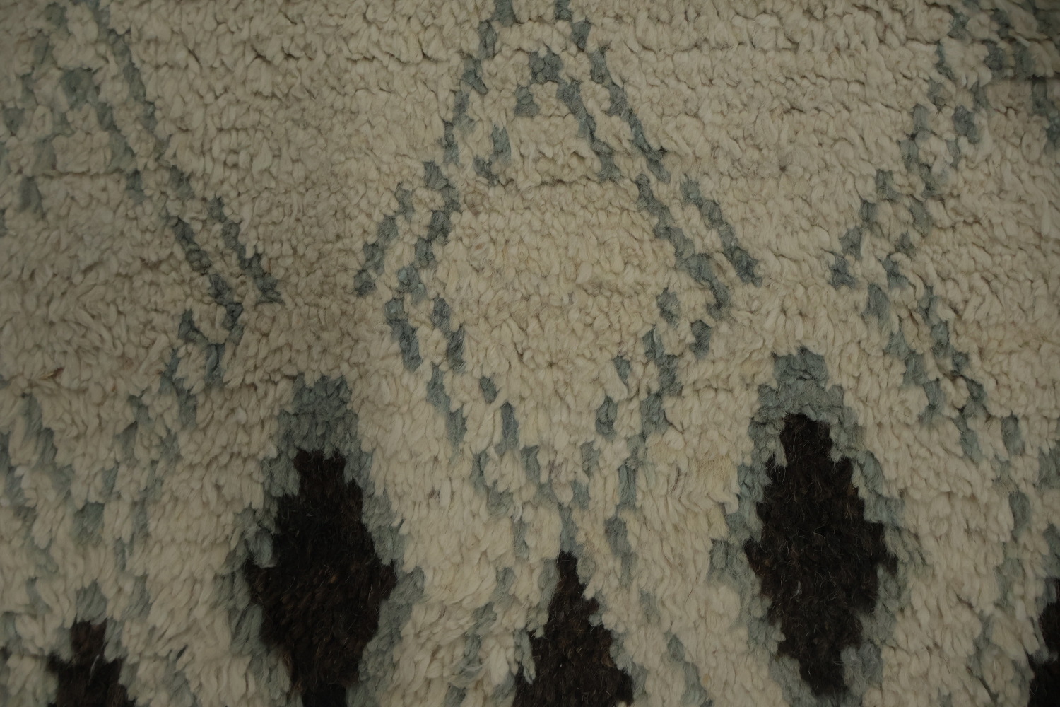 Chic Moroccan Area Rug 6x9 with a Geometric Flair for Living Spaces