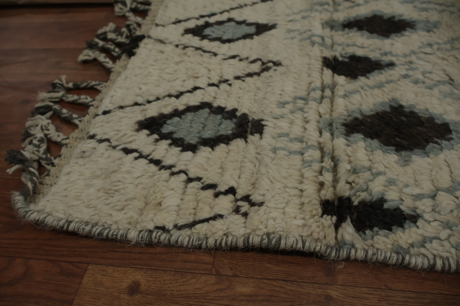Chic Moroccan Area Rug 6x9 with a Geometric Flair for Living Spaces