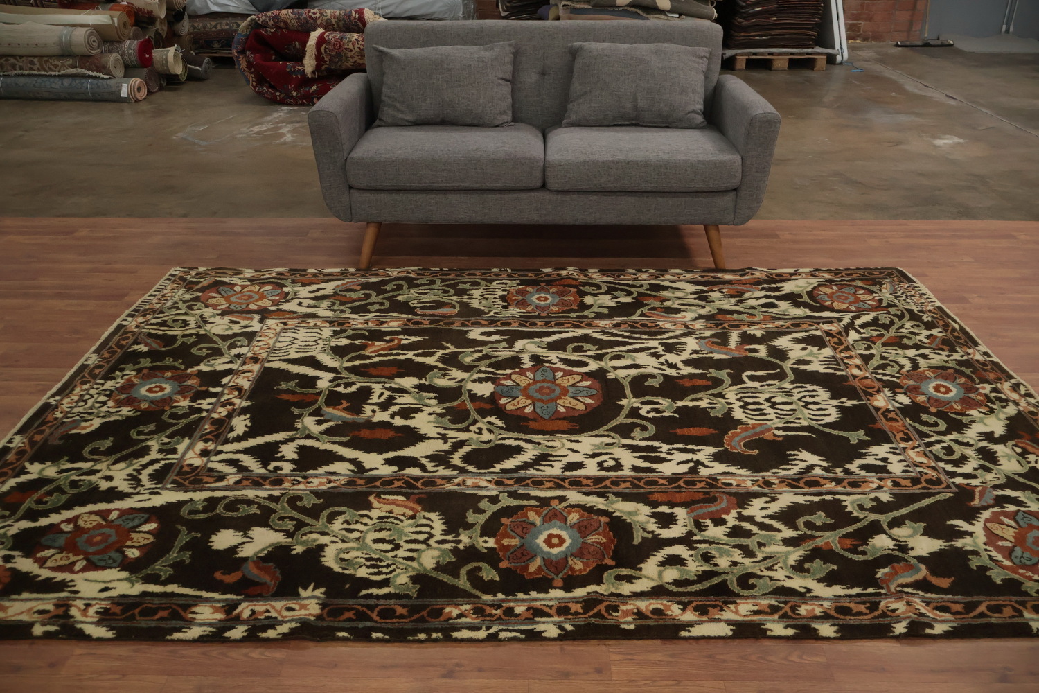 Artisan Crafted Rug with Dynamic Floral Motifs and Bold Hues 6x9