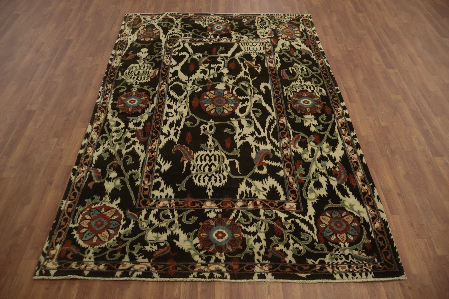 Artisan Crafted Rug with Dynamic Floral Motifs and Bold Hues 6x9